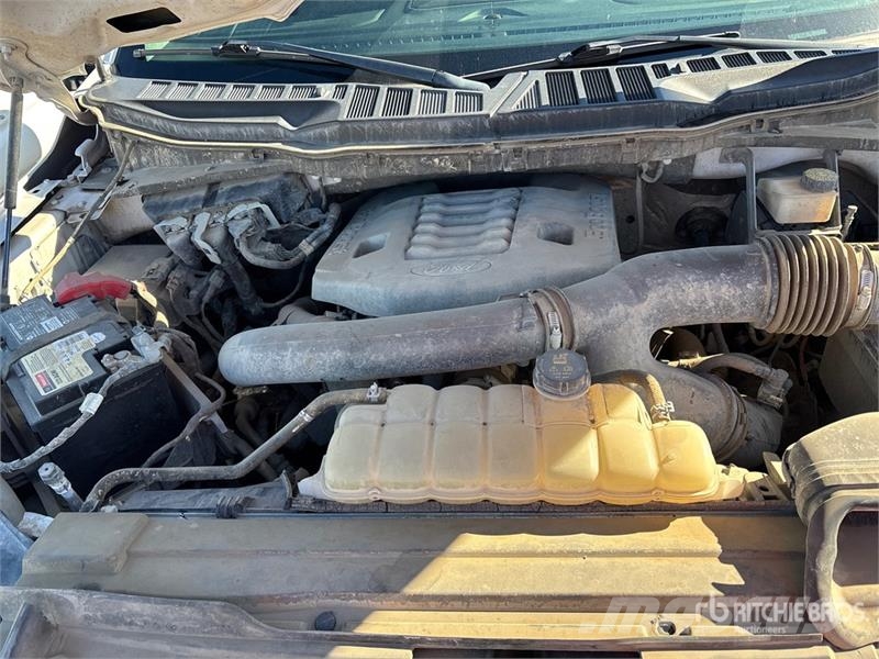 Ford F-150 XLT 4x4 Crew Cab Pickup Drugi