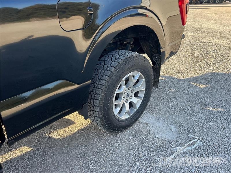 Ford F-150 XLT 4x4 Crew Cab Pickup Egyéb