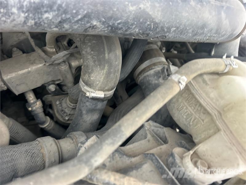 Ford F-150 XLT 4x4 Crew Cab Pickup その他