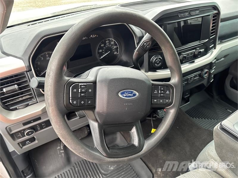 Ford F-150 XLT 4x4 Crew Cab Pickup Andere Transporter