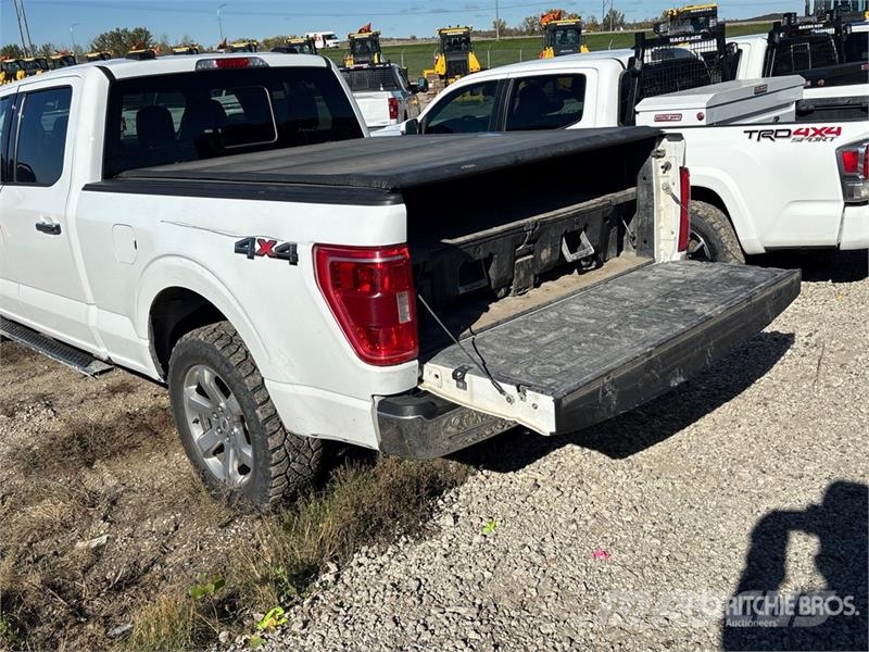 Ford F-150 XLT 4x4 Crew Cab Pickup Drugi
