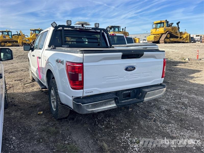 Ford F-150 XLT 4x4 Crew Cab Pickup Outros