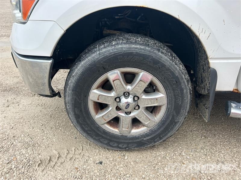 Ford F-150 XLT 4x4 Extended Cab Pickup その他