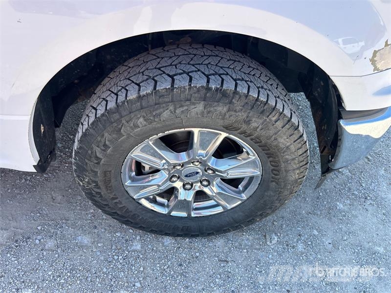 Ford F-150 XLT 4x4 Extended Cab Pickup Інше