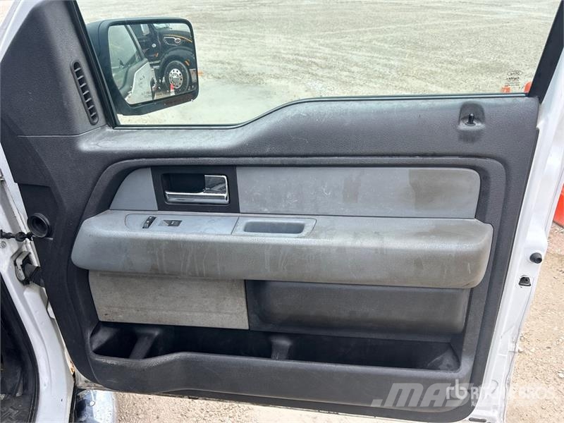 Ford F-150 XLT 4x4 Extended Cab Pickup その他