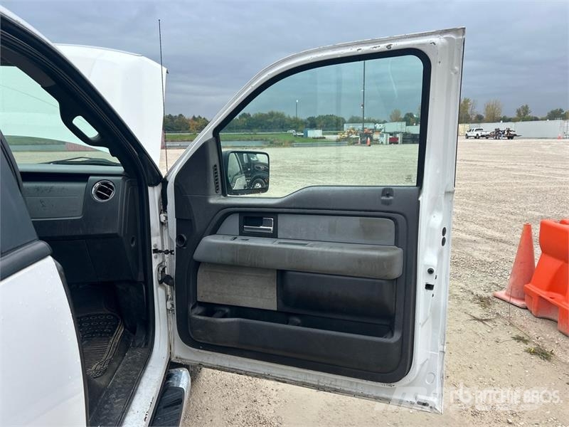 Ford F-150 XLT 4x4 Extended Cab Pickup その他