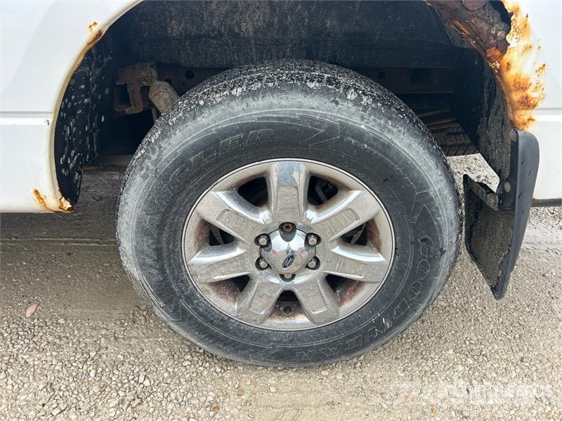 Ford F-150 XLT 4x4 Extended Cab Pickup その他