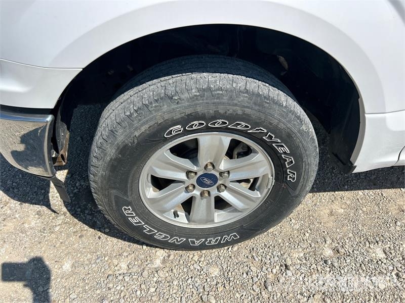 Ford F-150 XLT 4x4 Extended Cab Pickup Інше