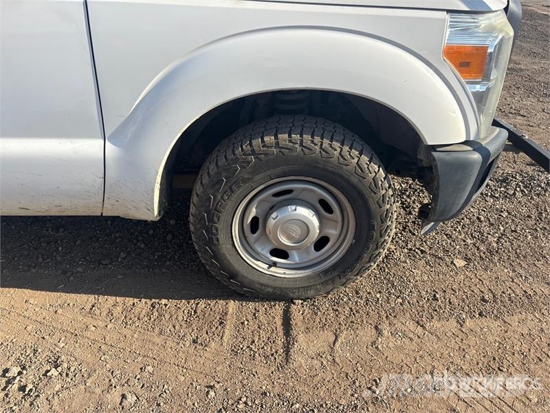 Ford F-250 Platformas/izkraušana no sāniem