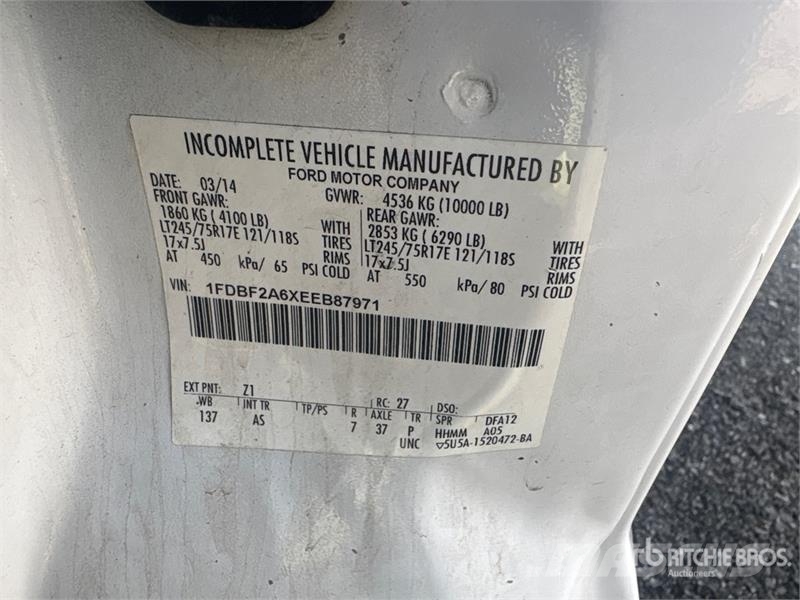Ford F-250 Platformas/izkraušana no sāniem