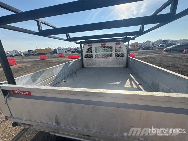 Ford F-250 Platformas/izkraušana no sāniem