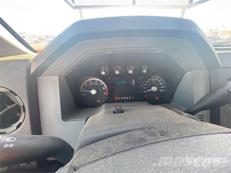 Ford F-250 Platformas/izkraušana no sāniem