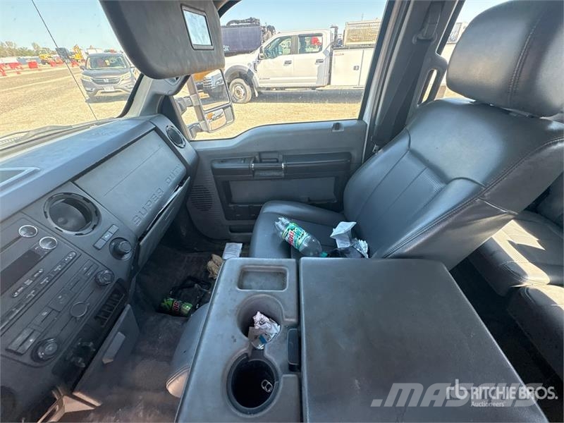 Ford F-250 4x2 Crew Cab Pickup Andre varebiler