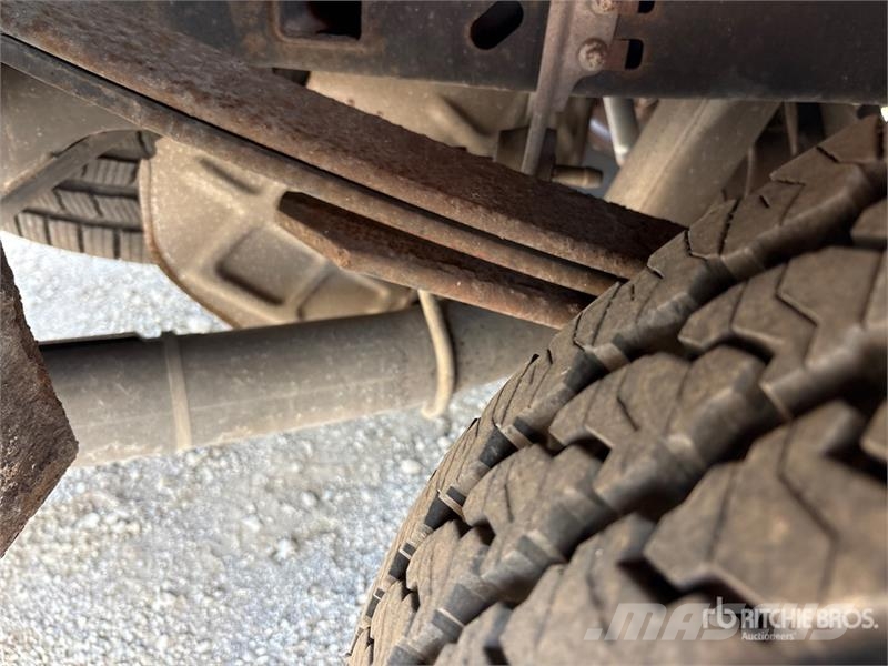Ford F-250 4x2 Utility Truck Пикапи