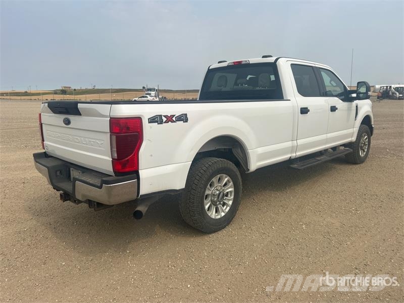 Ford F-250 4x4 Crew Cab XLT Pickup Otros
