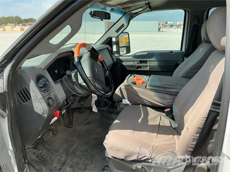 Ford F-250 4x4 Crew Cab Pickup Citi