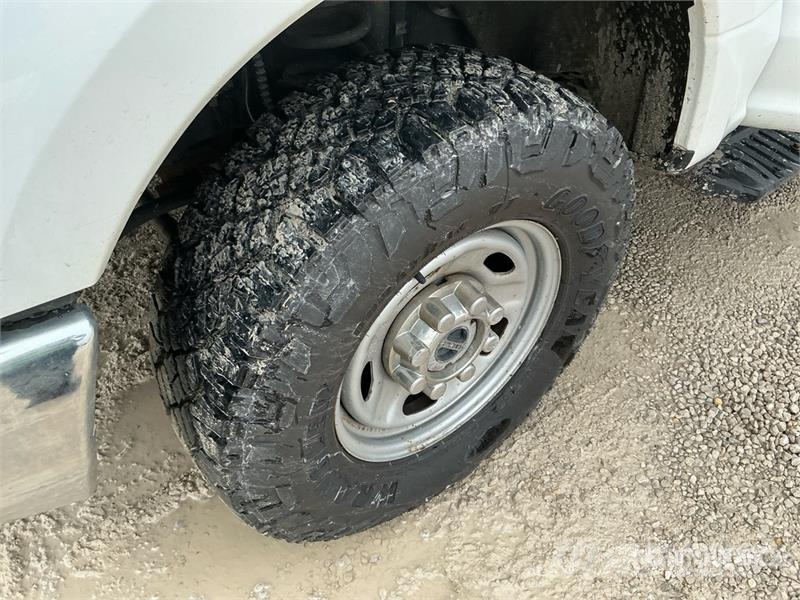 Ford F-250 4x4 Crew Cab Pickup Other