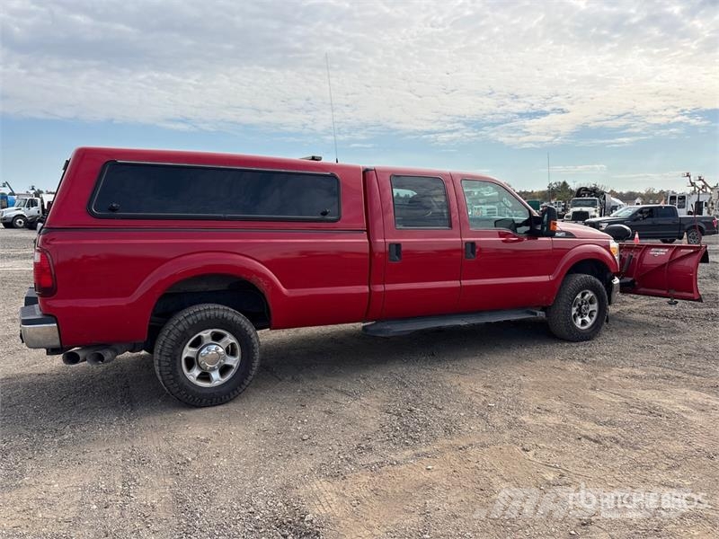 Ford F-250 4x4 Crew Cab Pickup Andre