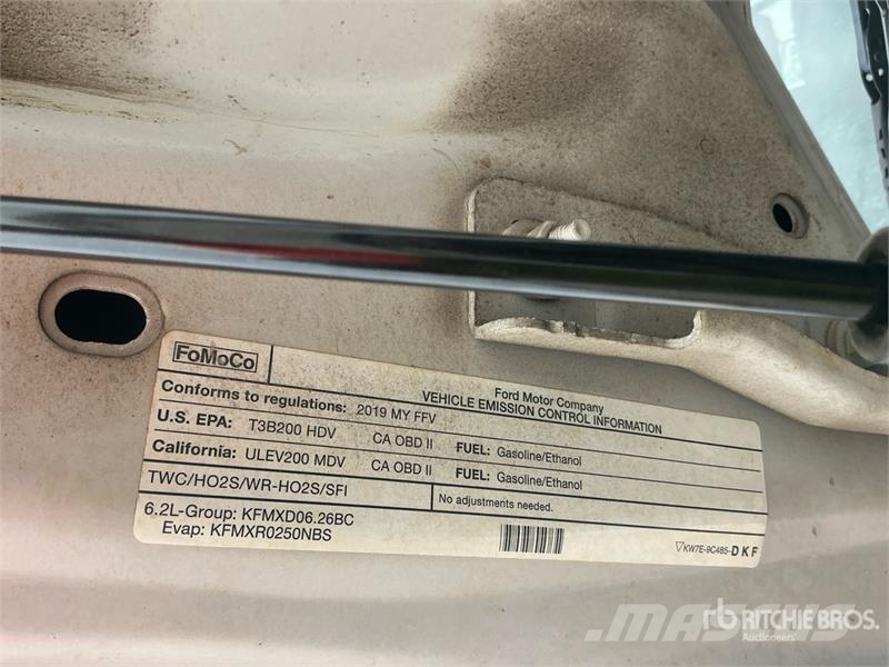 Ford F-250 4x4 Crew Cab Pickup Ostalo