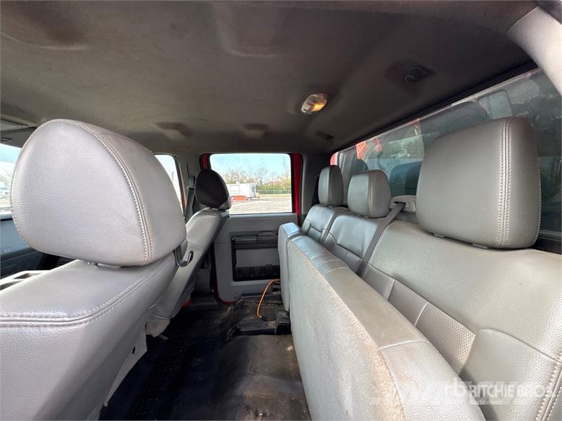 Ford F-250 4x4 Crew Cab Pickup Andre