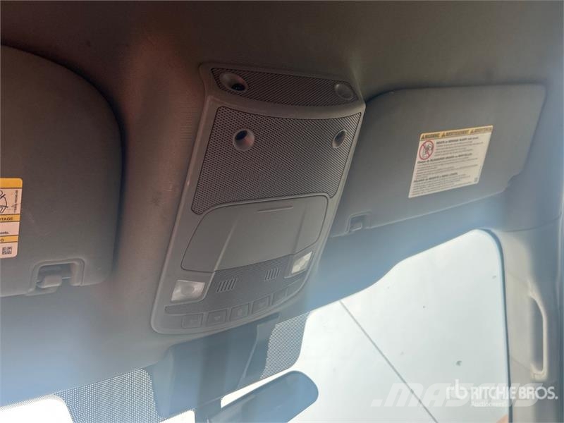 Ford F-250 4x4 Crew Cab XLT Pickup Otros