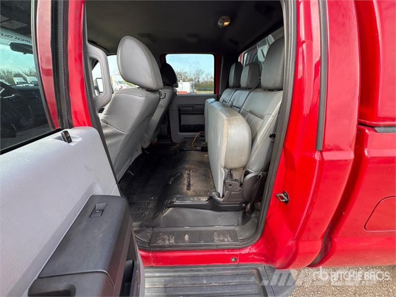 Ford F-250 4x4 Crew Cab Pickup Andre