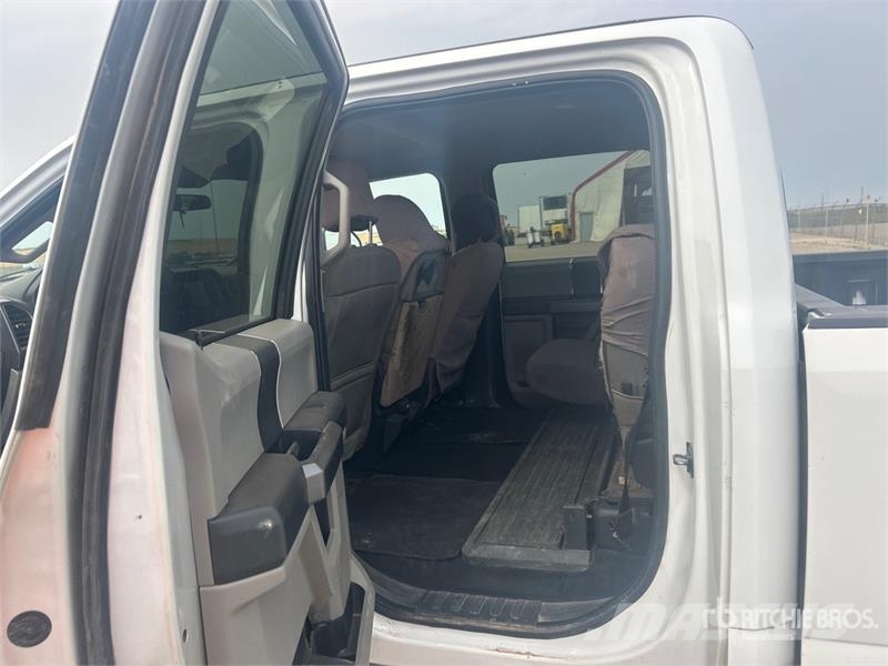 Ford F-250 4x4 Crew Cab XLT Pickup Otros