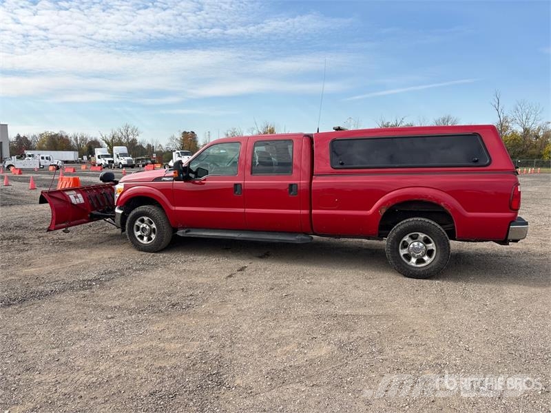 Ford F-250 4x4 Crew Cab Pickup Andre