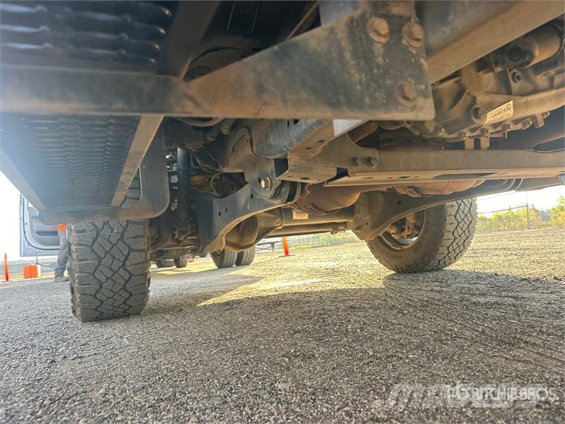 Ford F-250 4x4 Crew Cab Utility Truck Vieglais kravas automobilis/izkraušana no sāniem