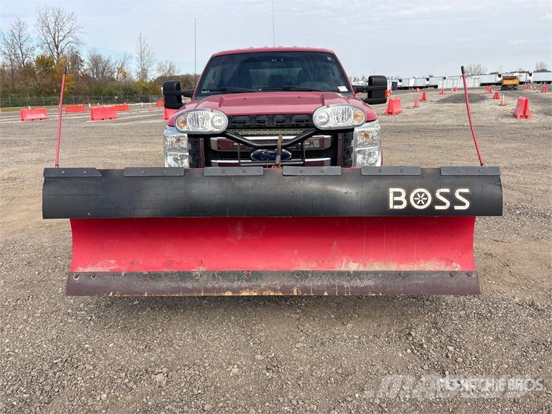 Ford F-250 4x4 Crew Cab Pickup Andre