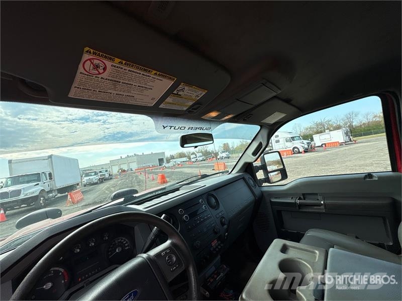 Ford F-250 4x4 Crew Cab Pickup Andre