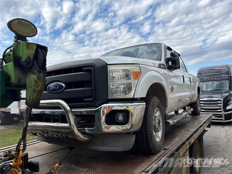 Ford F-250 4x4 Crew Cab Pickup Ostalo