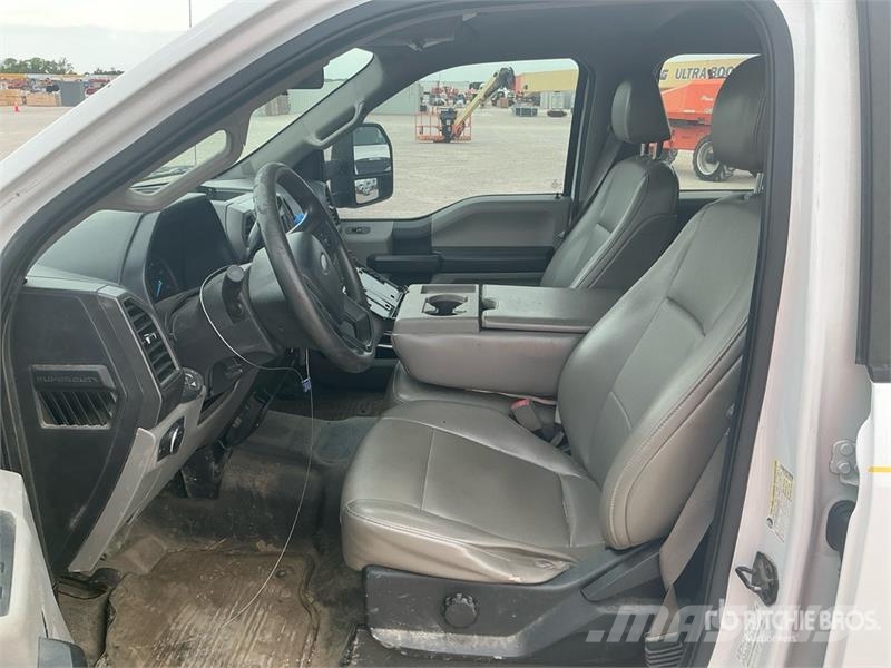 Ford F-250 4x4 Crew Cab Pickup Ostalo