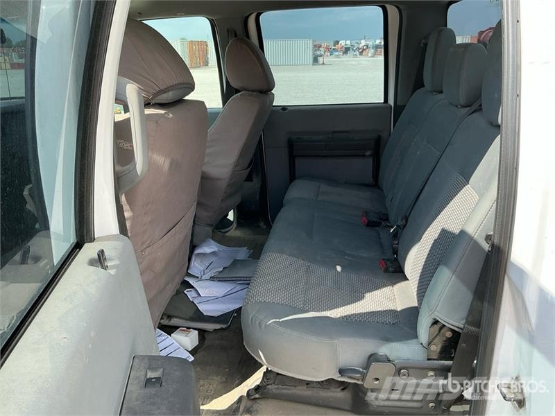 Ford F-250 4x4 Crew Cab Pickup Citi
