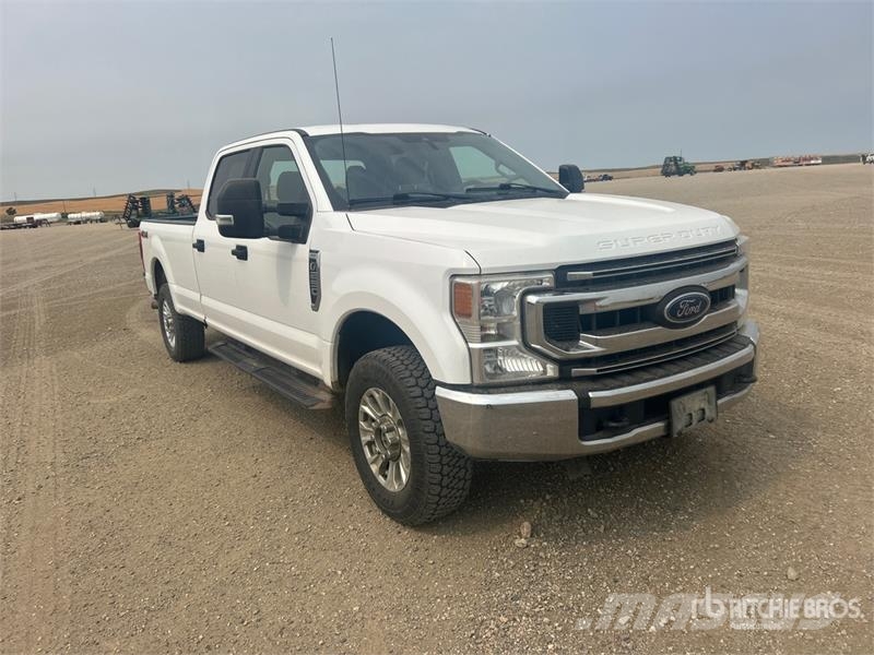 Ford F-250 4x4 Crew Cab XLT Pickup Otros