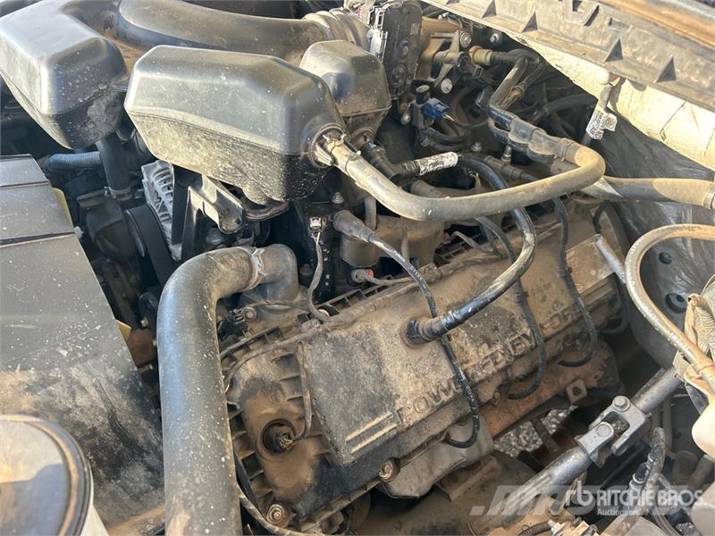 Ford F-250 4x4 Crew Cab Utility Truck Vieglais kravas automobilis/izkraušana no sāniem