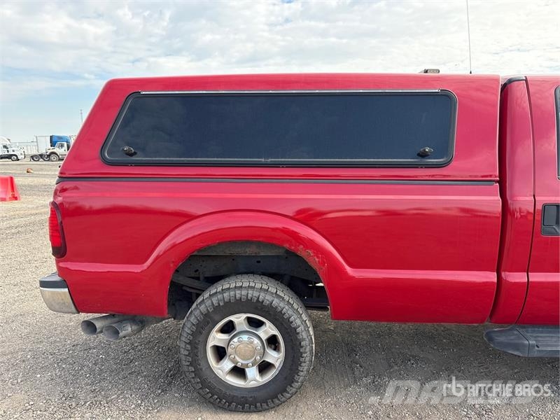Ford F-250 4x4 Crew Cab Pickup Andre