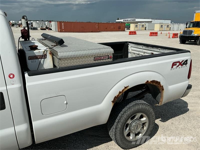 Ford F-250 4x4 Crew Cab Pickup Citi