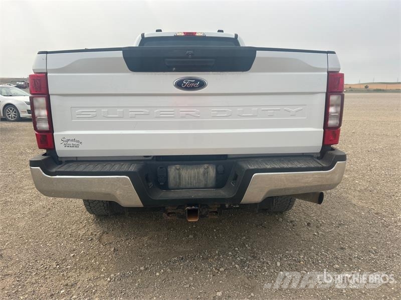 Ford F-250 4x4 Crew Cab XLT Pickup Otros