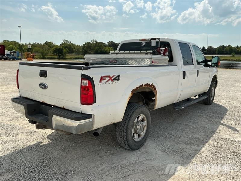 Ford F-250 4x4 Crew Cab Pickup Citi