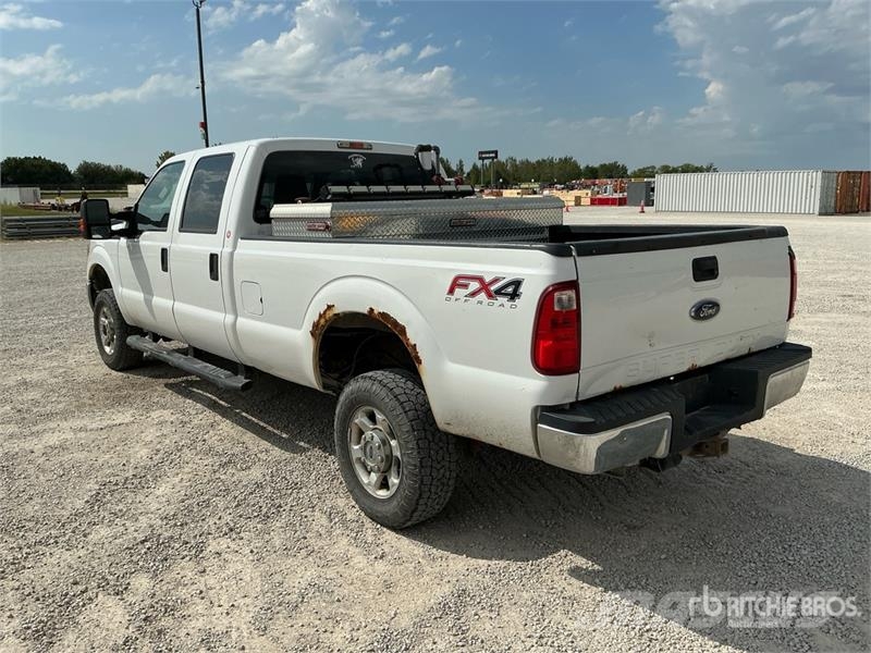 Ford F-250 4x4 Crew Cab Pickup Citi