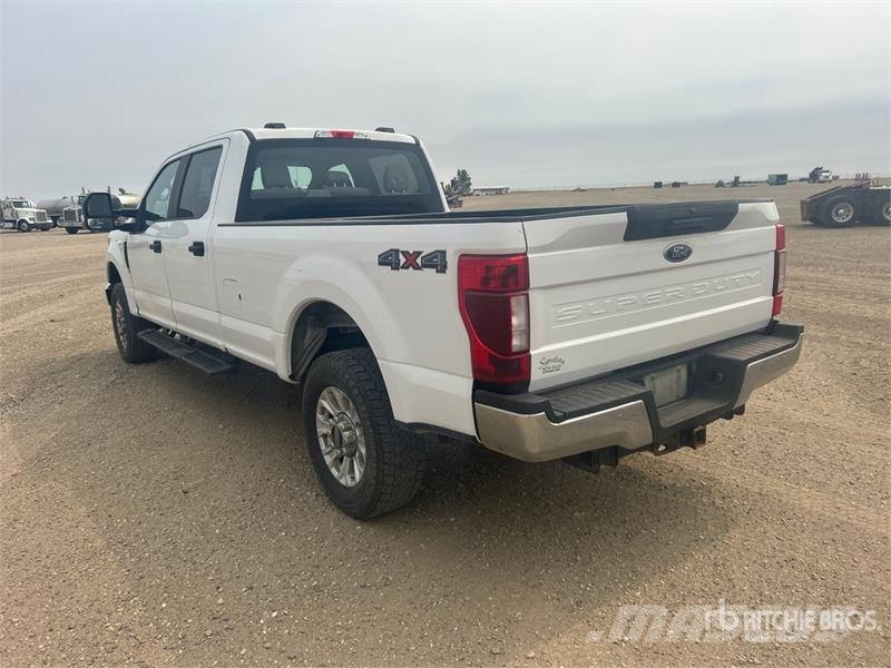 Ford F-250 4x4 Crew Cab XLT Pickup Otros