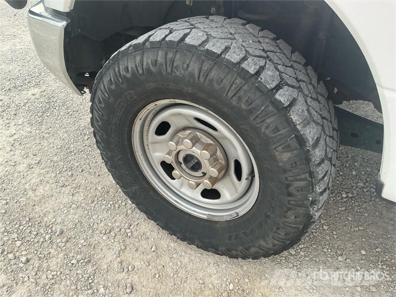 Ford F-250 4x4 Crew Cab Pickup Ostalo