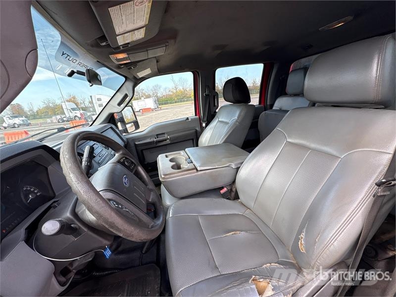 Ford F-250 4x4 Crew Cab Pickup Andre