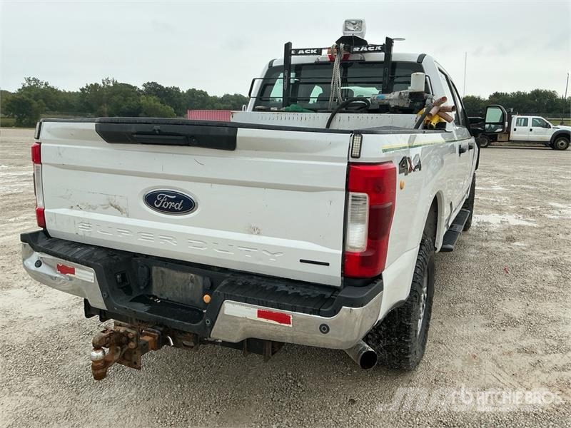 Ford F-250 4x4 Crew Cab Pickup Other