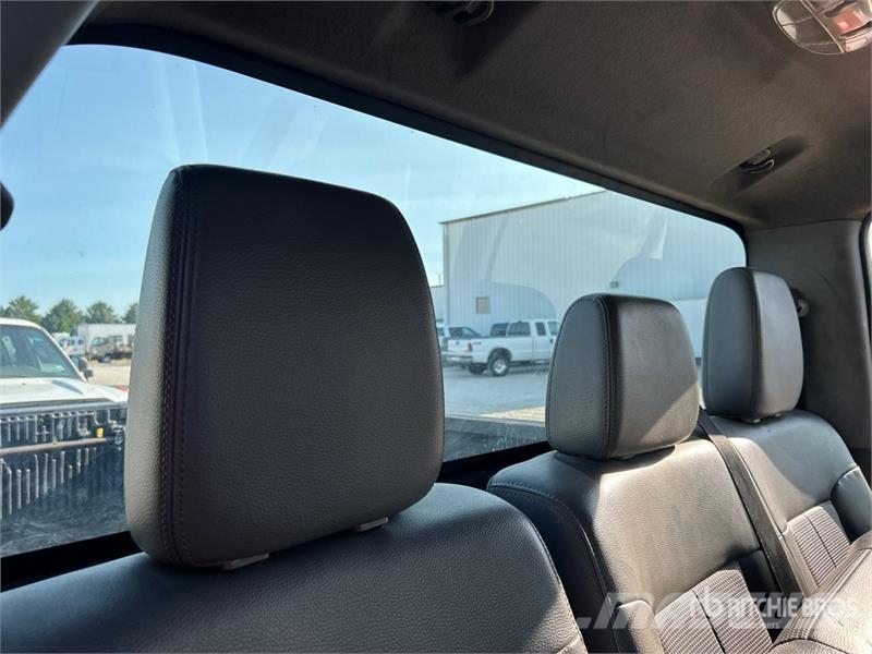 Ford F-250 4x4 Crew Cab Pickup Άλλα Vans