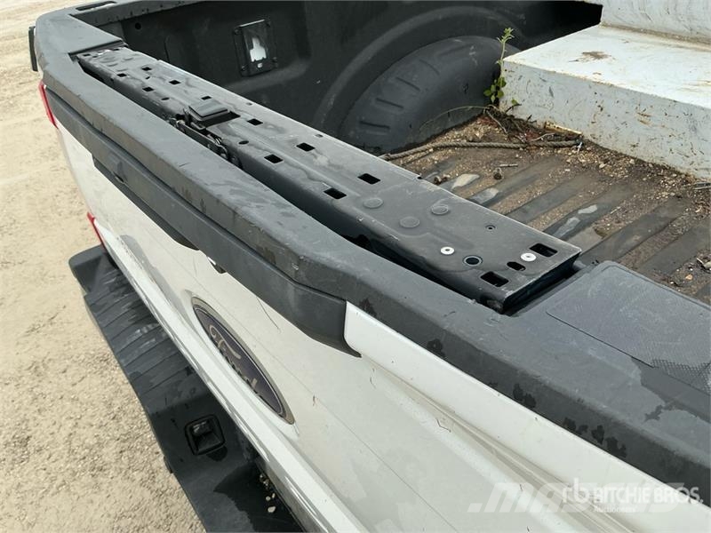 Ford F-250 4x4 Crew Cab Pickup Other