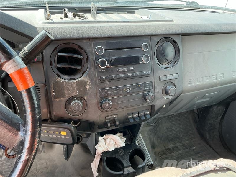 Ford F-250 4x4 Crew Cab Pickup Citi