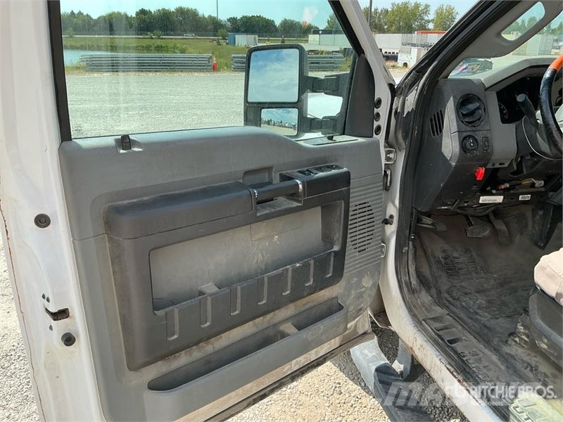 Ford F-250 4x4 Crew Cab Pickup Citi