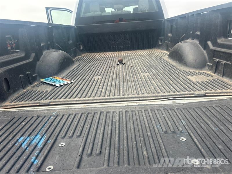 Ford F-250 4x4 Crew Cab XLT Pickup Otros